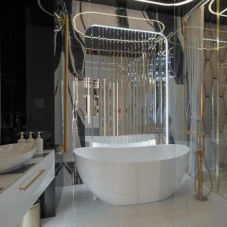 Nana Black&white Lux Γκντανσκ