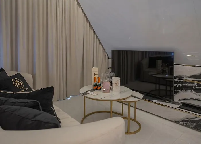 Nana Black&white Lux * Γκντανσκ