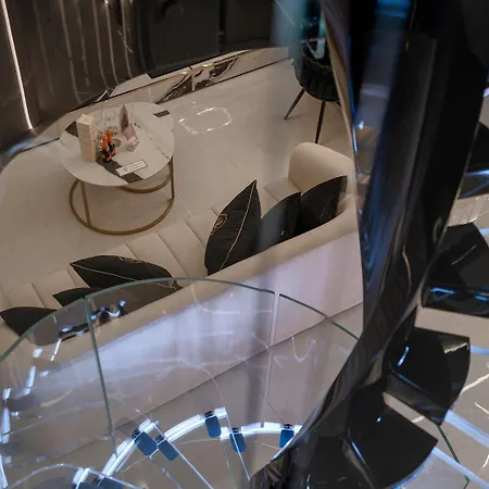 Nana Black&white Lux Gdansk