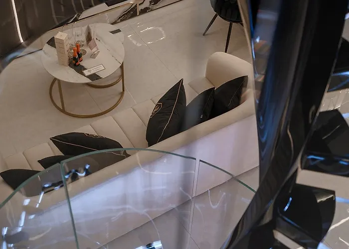 Nana Black&white Lux Gdansk