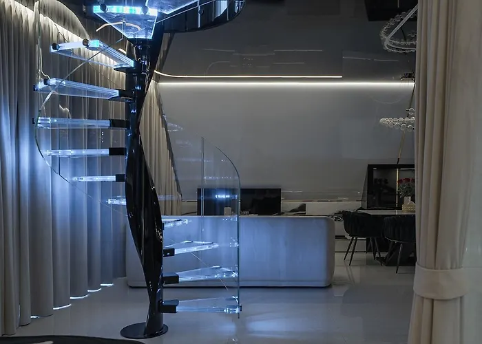 Nana Black&white Lux